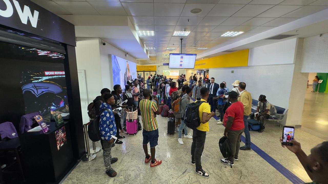 Foz do Iguaçu é porta de entrada humanitária para haitianos que seguem para outras regiões do país