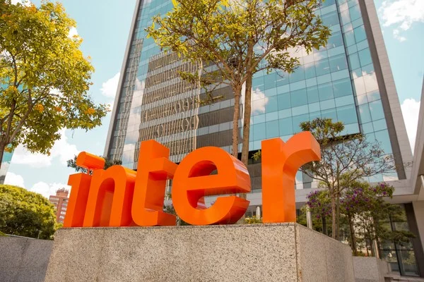 Banco Inter está ligado ao Banco Master? Entenda o caso e o que mudou após a liquidação da EDAPPS