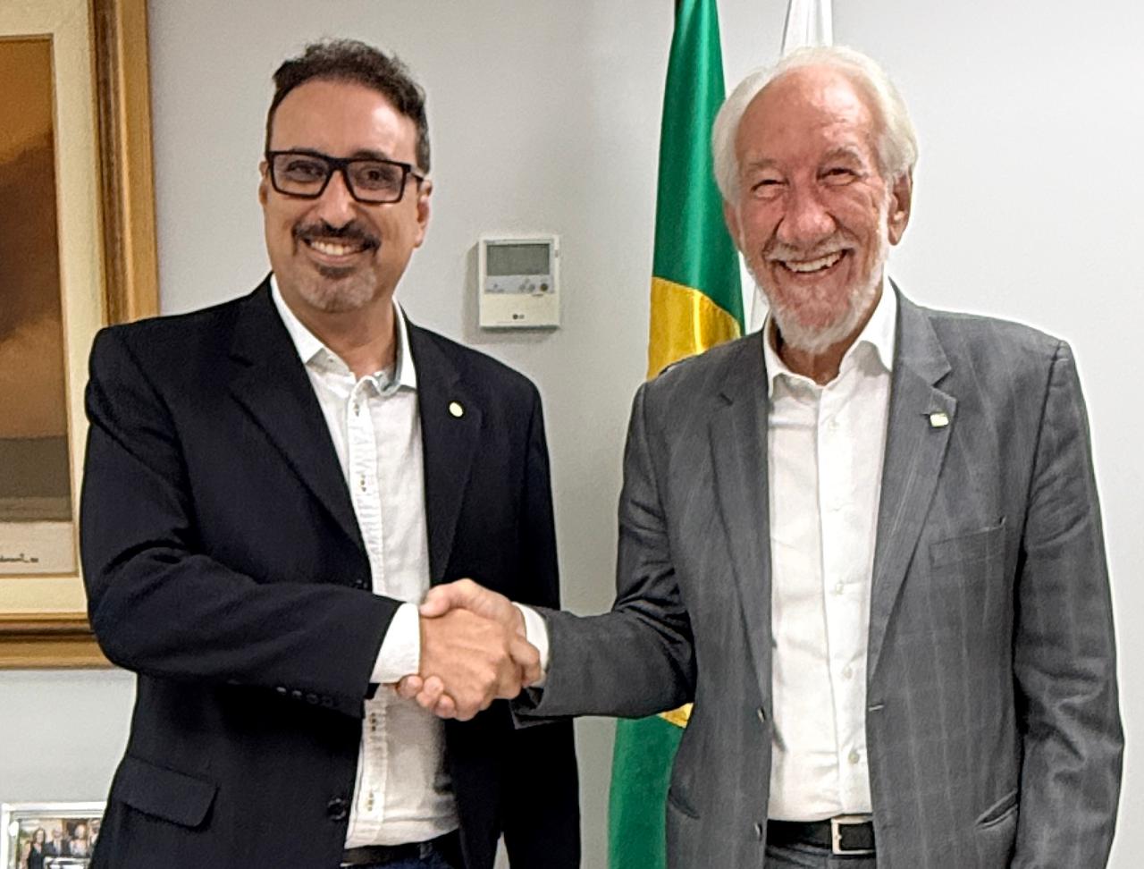 Empresário iguaçuense Deoclecio Duarte se reúne com vice-governador Darci Piana no Palácio Iguaçu