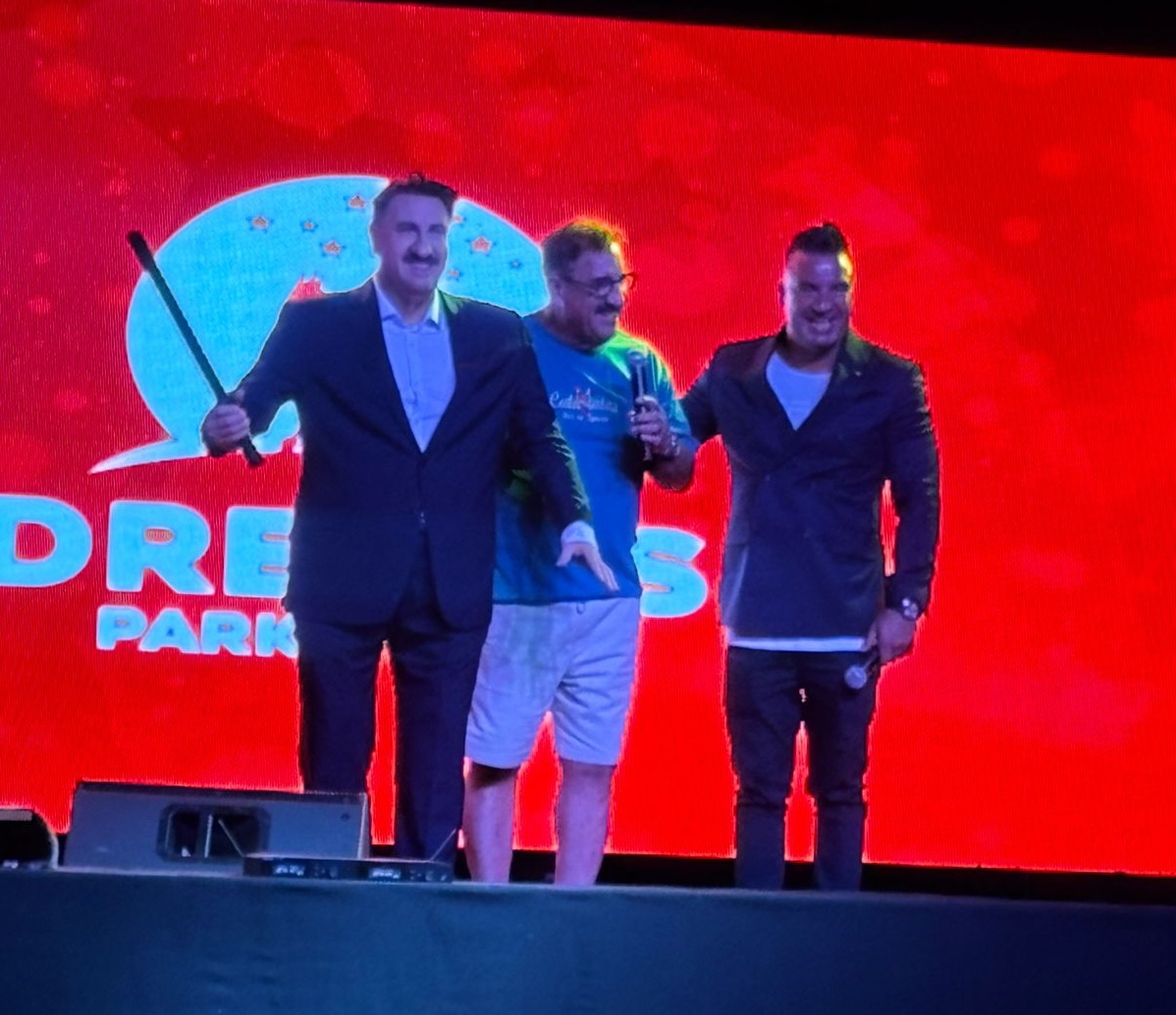 Ratinho inaugura estátua no Museu de Cera do Dreams Park Show e destaca crescimento turístico de Foz do Iguaçu
