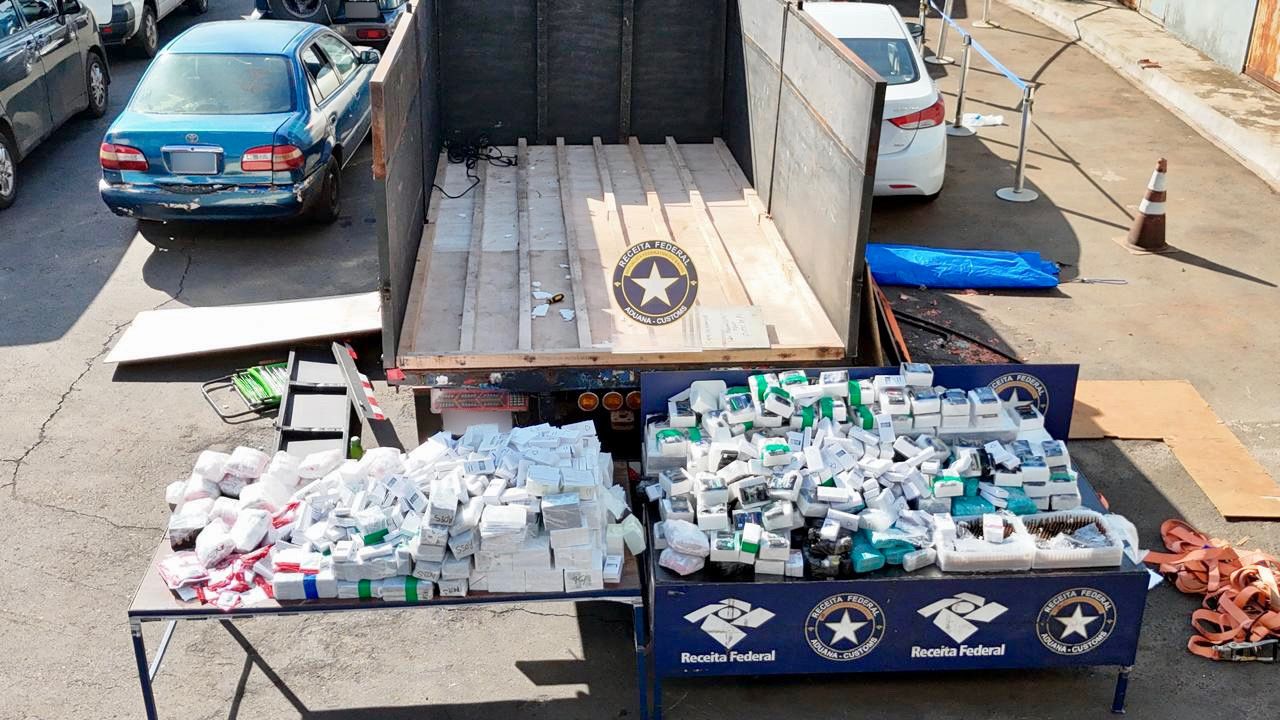 Receita Federal intercepta carga de R$ 2 milhões em anabolizantes e eletrônicos na Ponte da Amizade