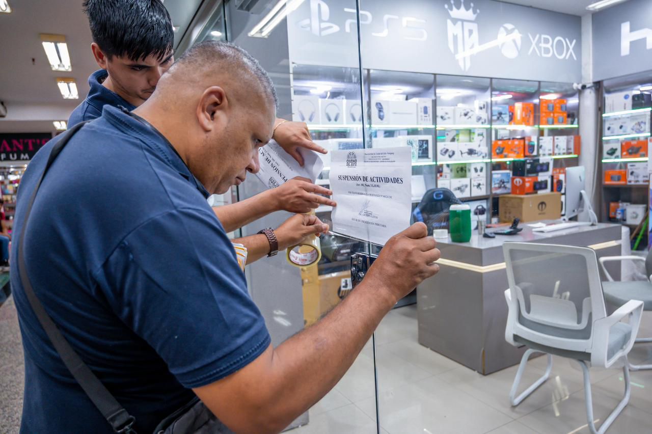 Três lojas são interditadas em shopping de Ciudad del Este por falta de documentação