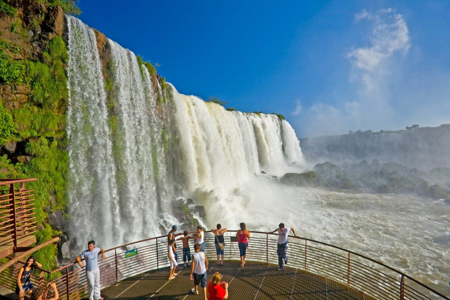 Foz do Iguaçu registra 93% de ocupação no feriado de Tiradentes