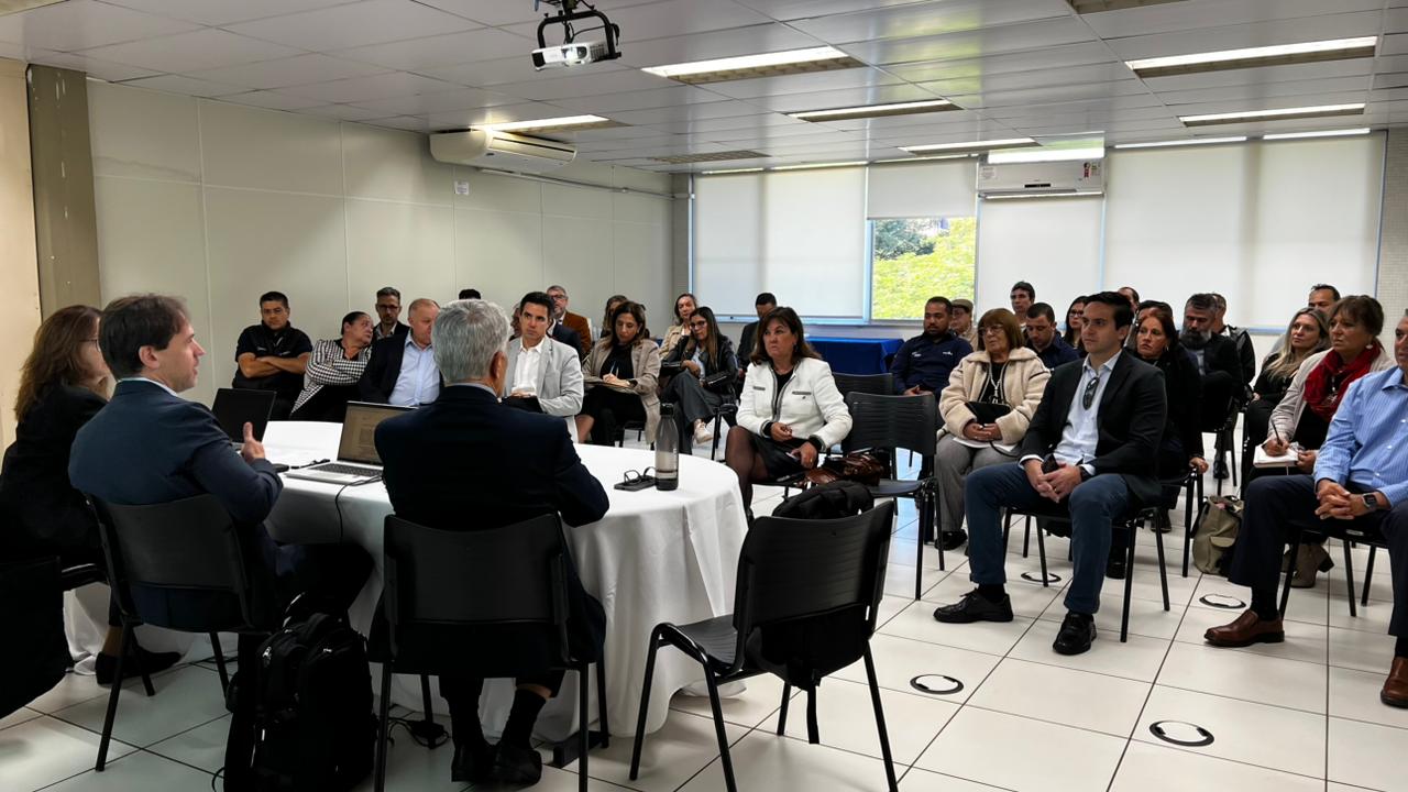 Receita Federal autoriza nova rota para cargas entre Foz e Argentina pela Perimetral Leste