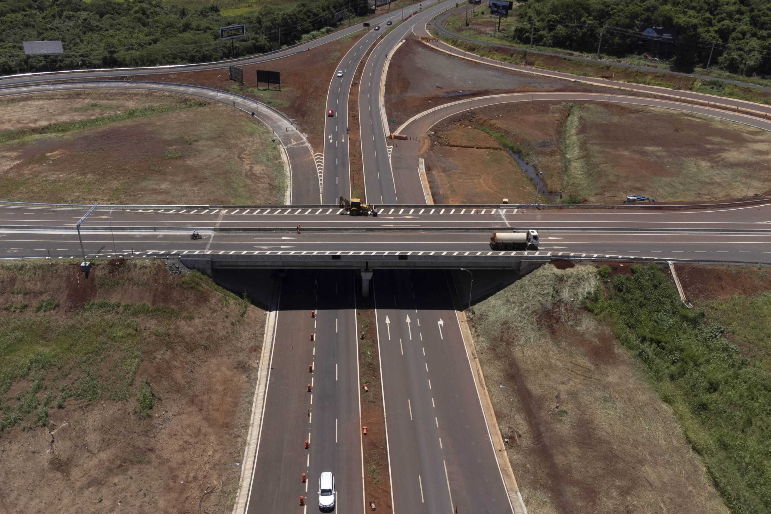 Receita Federal altera regras do trânsito aduaneiro e oficializa nova rota de cargas em Foz do Iguaçu