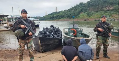 Contrabandistas paraguaios são presos após intenso tiroteio no Rio Paraná