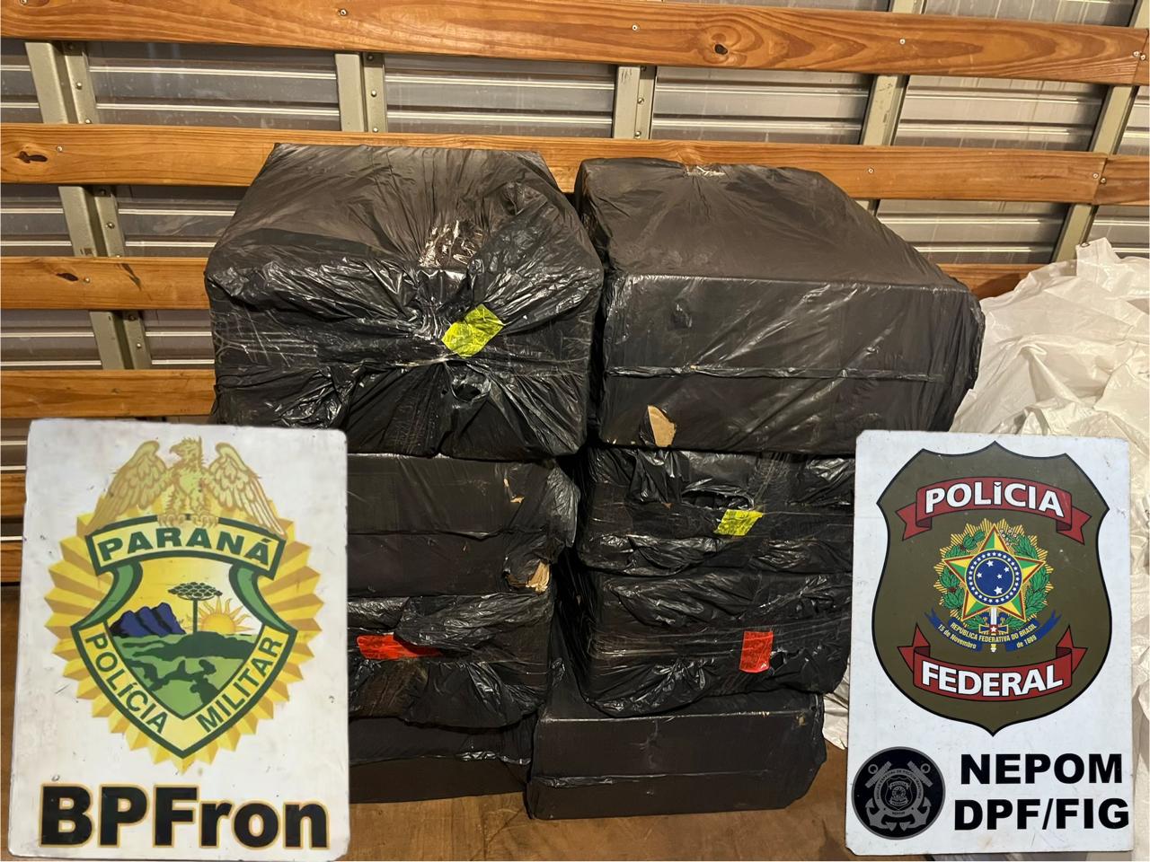 PF e PM apreendem 4 mil maços de cigarros contrabandeados em Foz do Iguaçu
