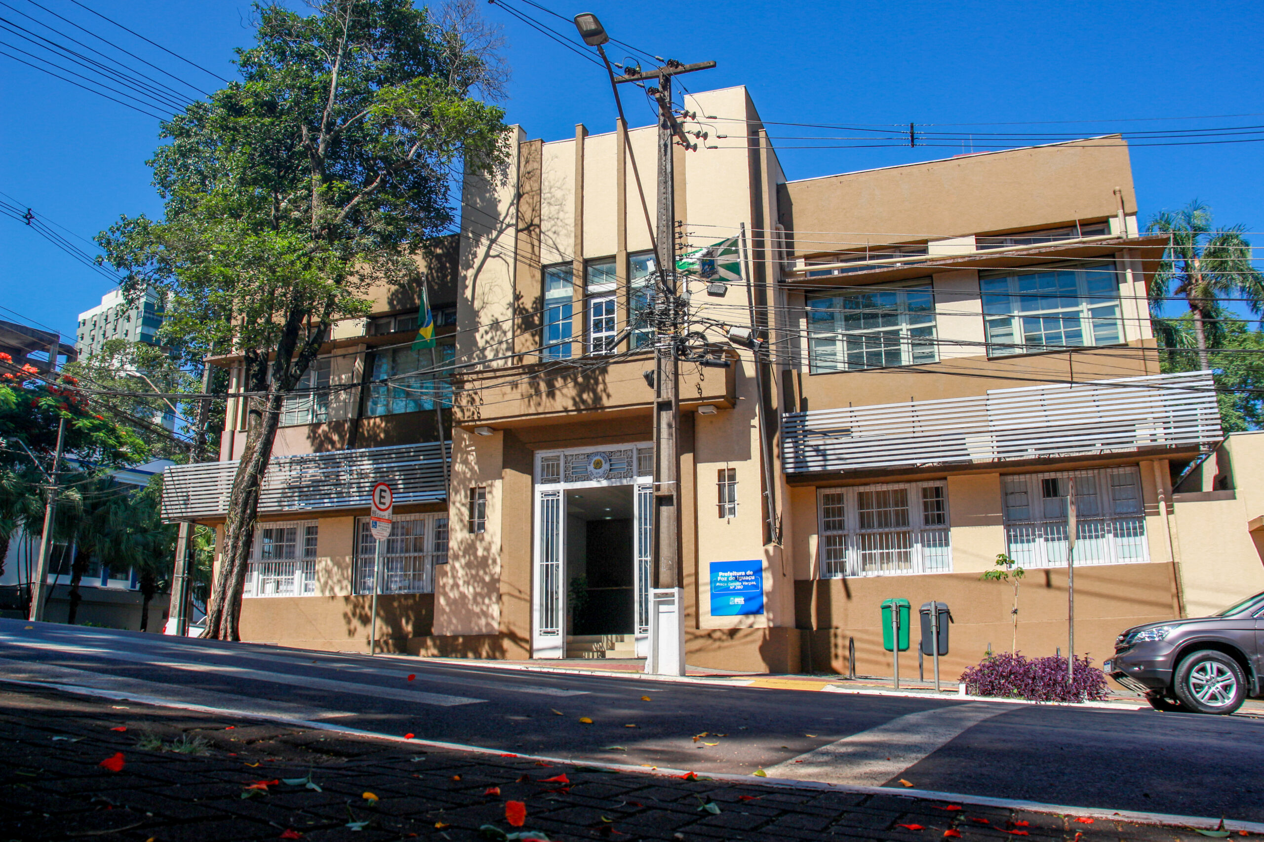 Saiba como participar do concurso da Prefeitura de Foz com salários de até R$ 21 mil