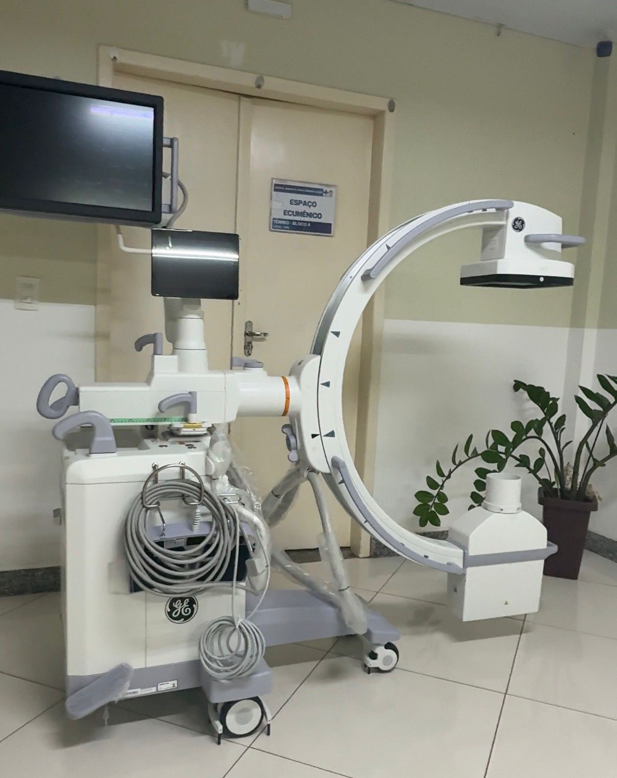 Hospital Municipal Padre Germano Lauck recebe novo Arco em C para reforçar cirurgias em Foz