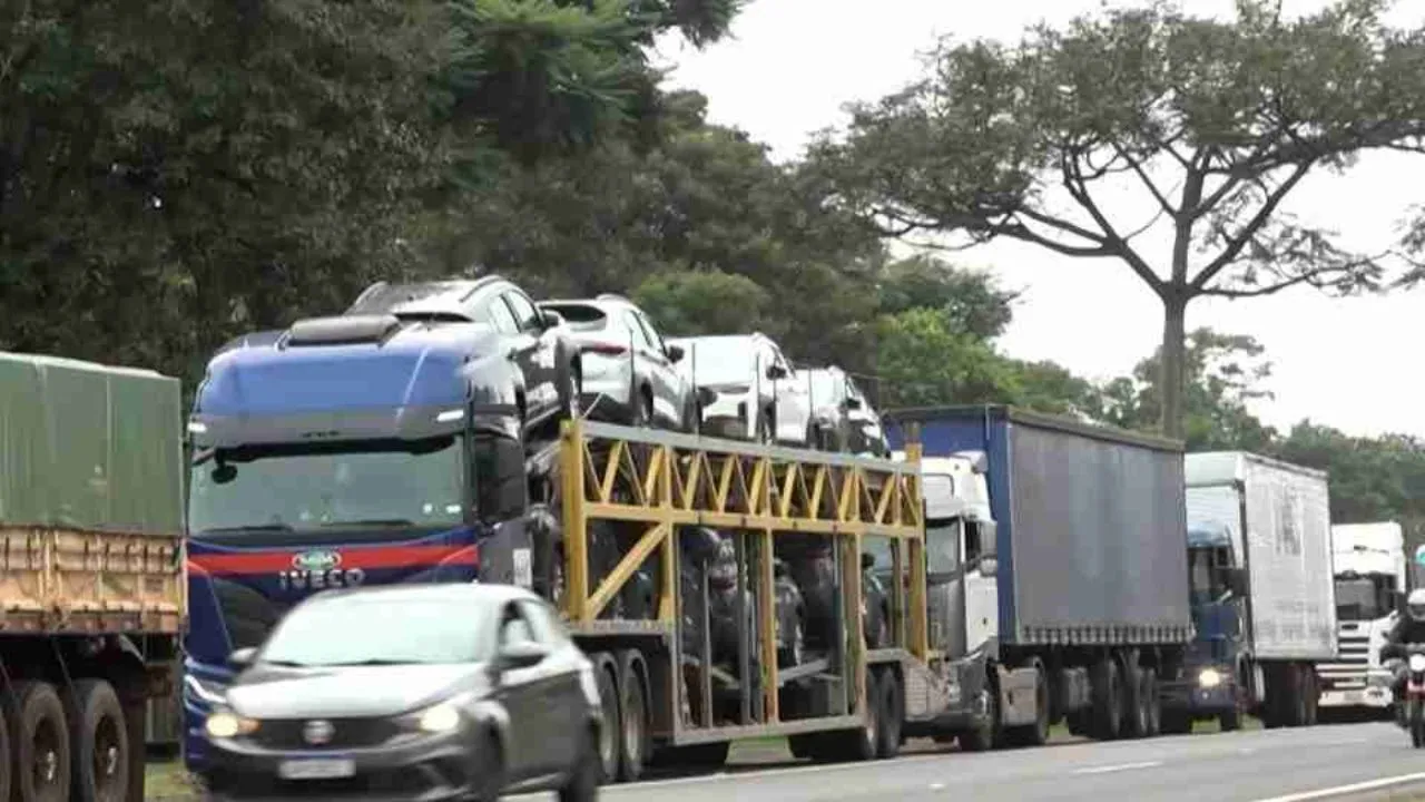 Perimetral Leste terá circulação diária de caminhões internacionais em Foz do Iguaçu