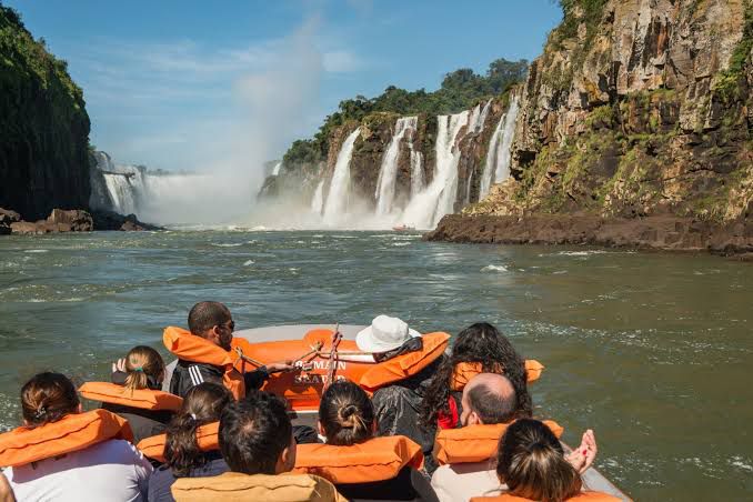Paraná registra alta histórica no turismo internacional e Foz do Iguaçu se consolida como protagonista do setor