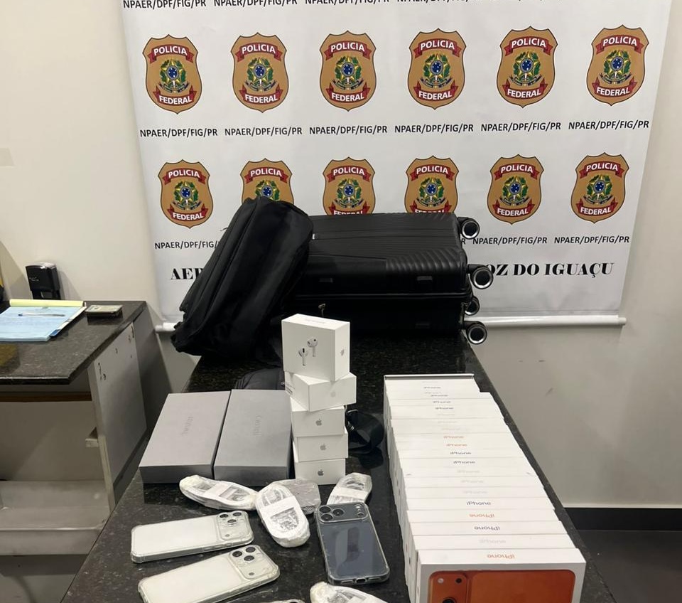 PF PRENDE 17 PESSOAS NO AEROPORTO INTERNACIONAL DE FOZ DO IGUAÇU/PR DURANTE O MÊS DE MAIO.