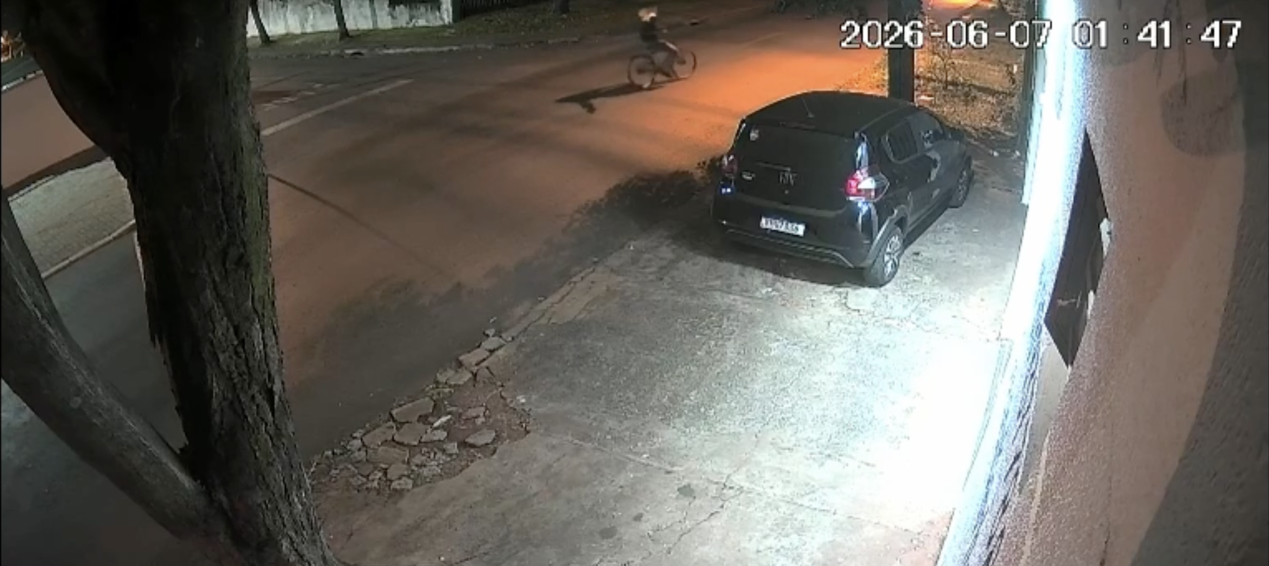 COLABORADOR DE PORTAL DE NOTÍCIAS TEM VEÍCULO ATINGIDO POR DISPAROS EM FOZ DO IGUAÇU
