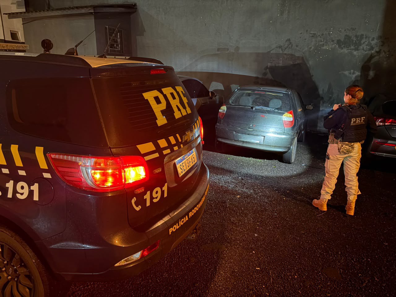 PRF recupera carro furtado e prende suspeito horas após ele ser liberado na BR-277, em Santa Terezinha de Itaipu