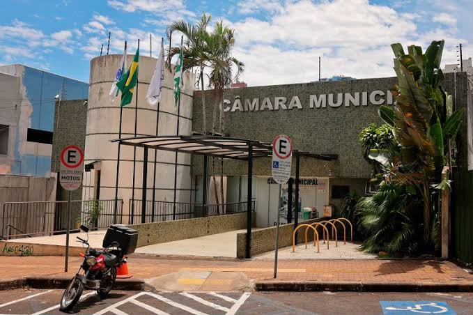 Câmara aprova LDO 2027 e prevê R$ 111,4 milhões para investimentos em Foz
