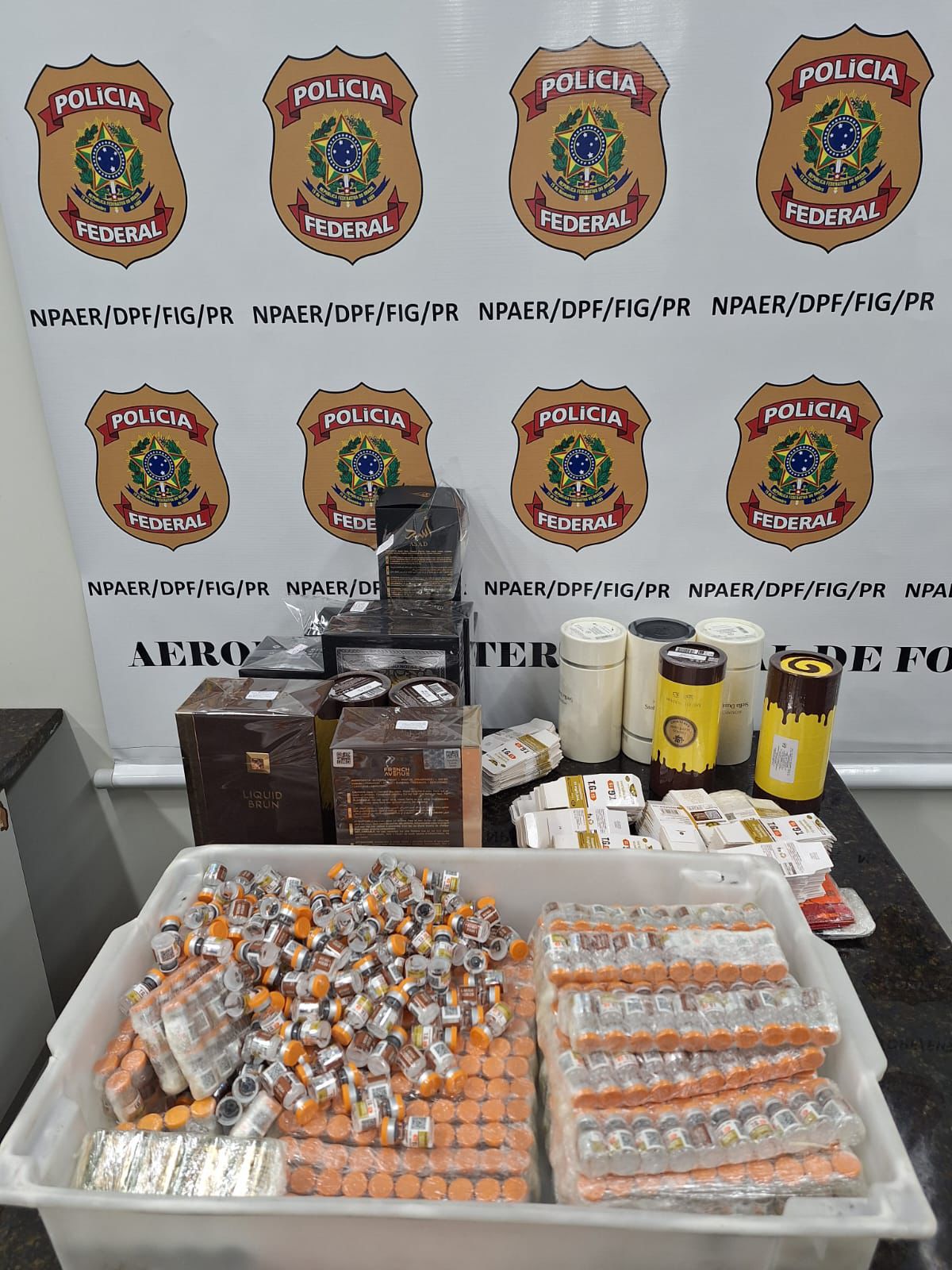 PF apreende 740 ampolas de medicamentos no Aeroporto de Foz do Iguaçu