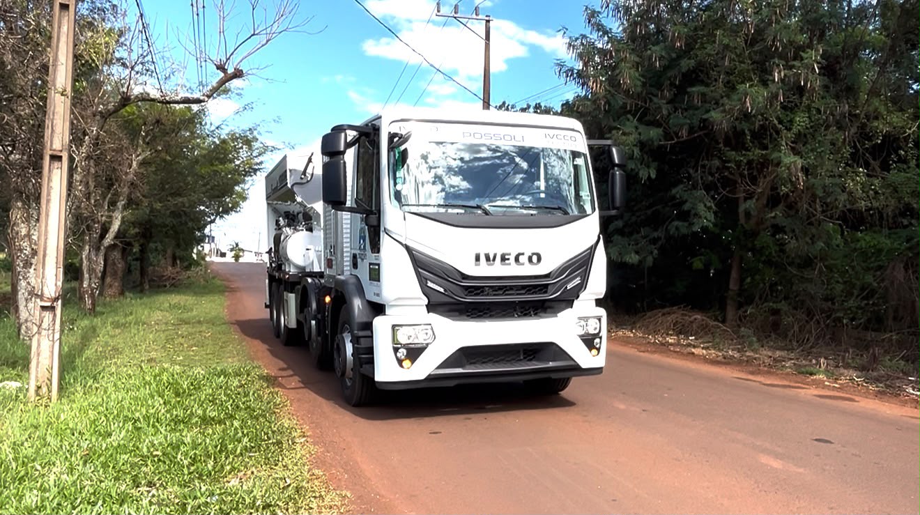 Foz do Iguaçu investe R$ 1,4 milhão em caminhão multifuncional para enfrentar 240 km de vias em estado ruim