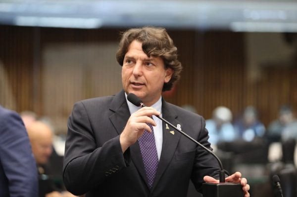 Ratinho Junior derrota Paraná 2026
