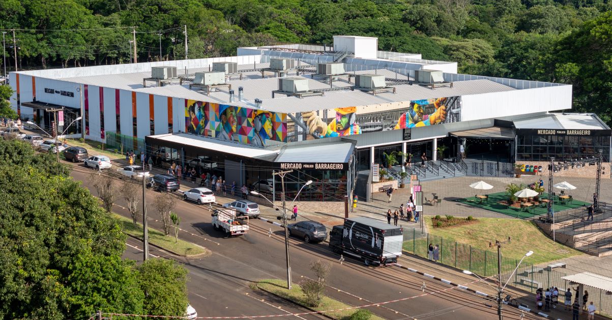 O mercado foi construído onde funcionava a antiga Cobal.