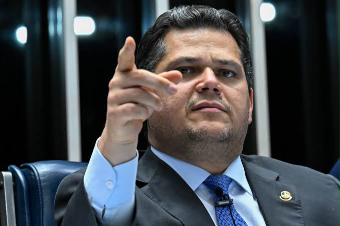Alcolumbre e anistia a Bolsonaro